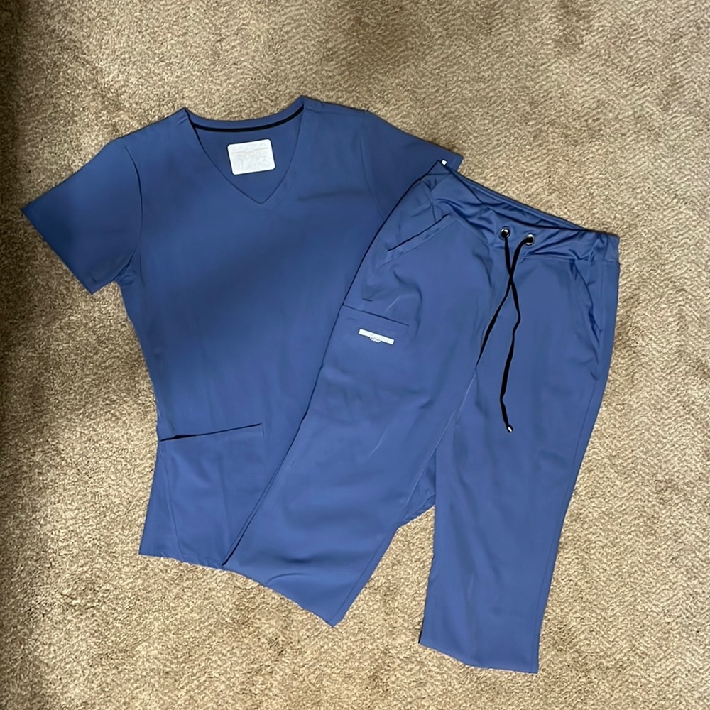 Ceil Blue Sketchers by Barco Scrub Set